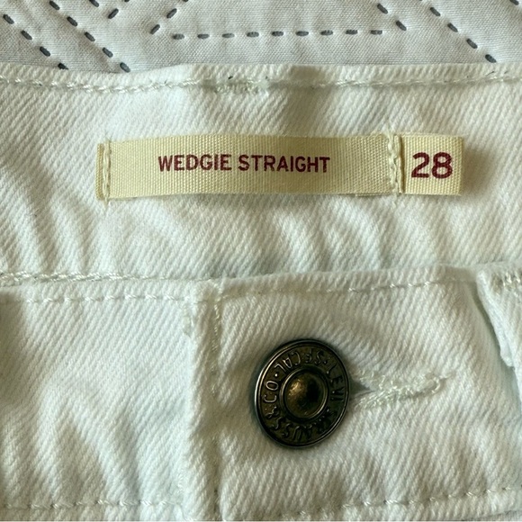 Levi's® Premium Wedgie Straight Fit Jeans Size 27 White - Picture 5 of 13